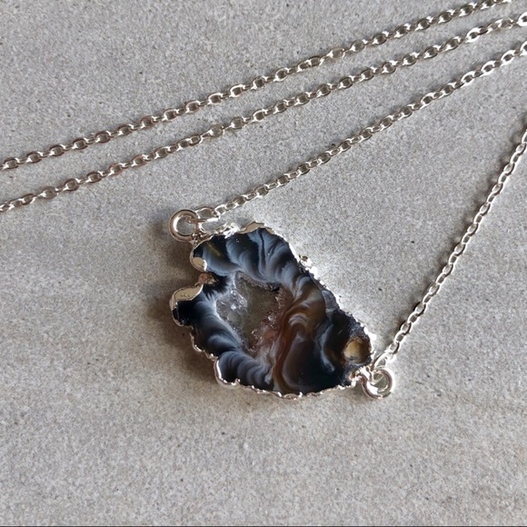 ❗️LAST❗️Silver Druzy Geode Crystal Necklace - Picture 2 of 8